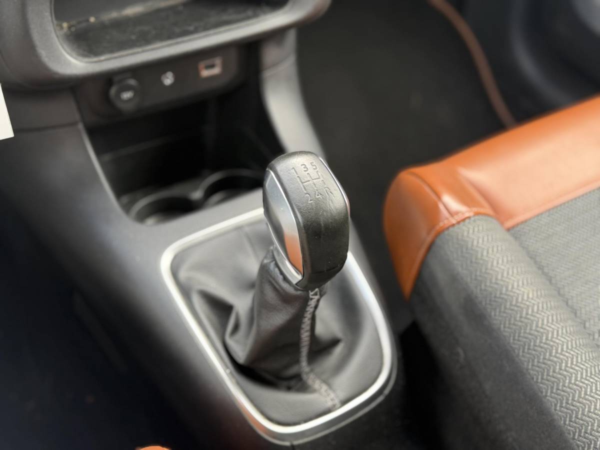 Citroën C3 Citroen C3 1.2 PureTech Shine – Navigatie – Achteruitrijcamera – Apple Carplay/Android Auto – Trekhaak