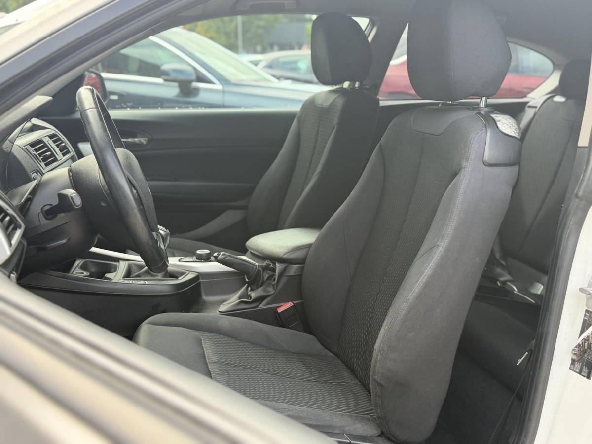 BMW 1 Serie BMW 1-serie 114i – Stoelverwarming – Lichtmetalen velgen – Airconditioning