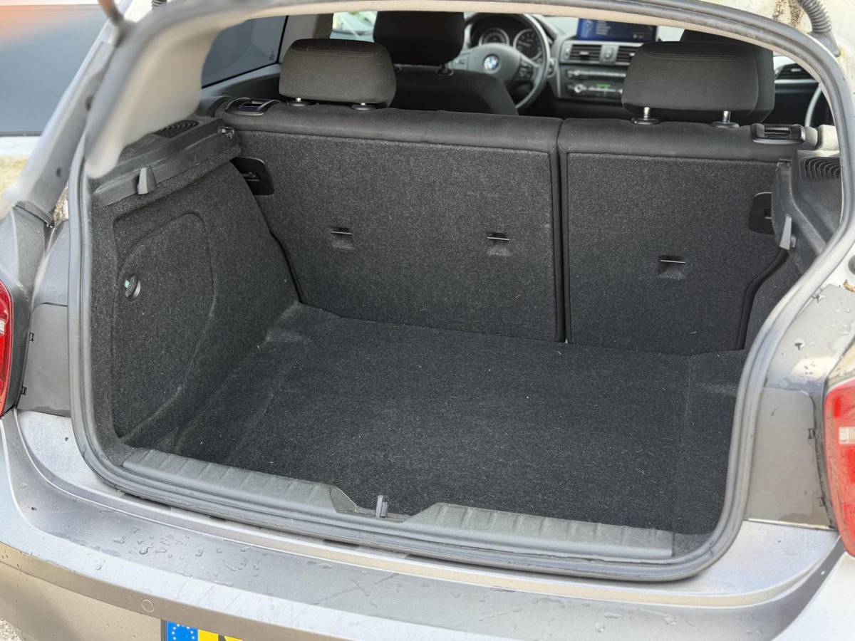BMW 1 Serie BMW 1-serie 114i – Stoelverwarming – Lichtmetalen velgen – Airconditioning