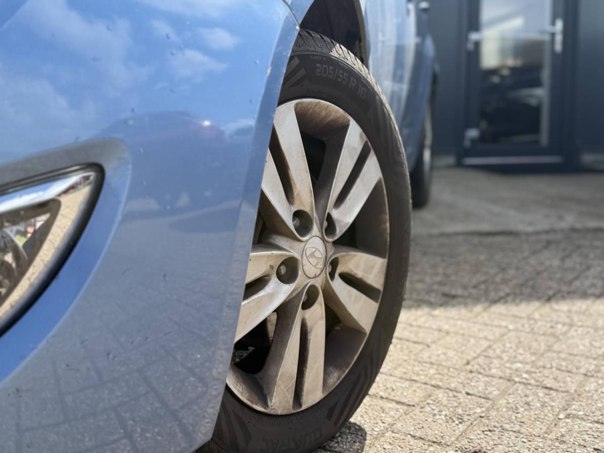 Hyundai ix20 Hyundai ix20 1.6i i-Catcher Automaat – Schuif-/Kanteldak – Climate Control – Lichtmetalen velgen – Trekhaak