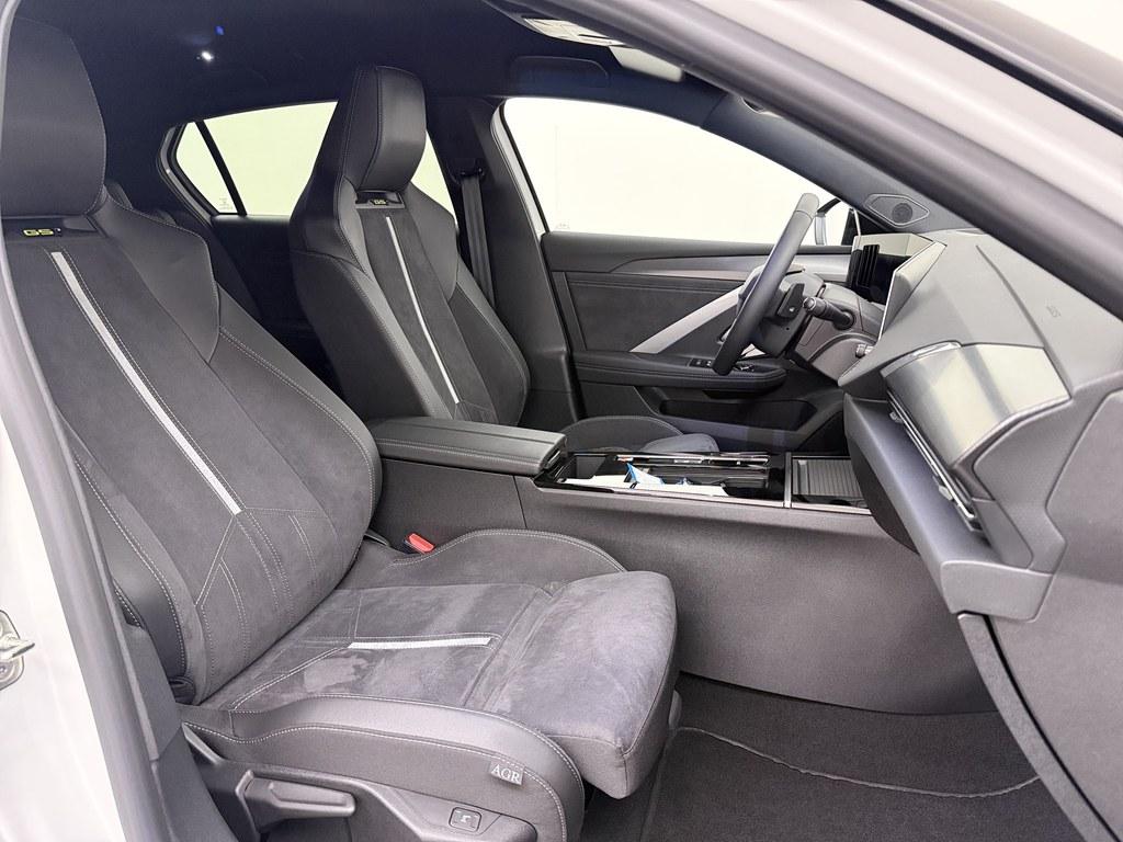 Opel Astra Opel Astra 1.6 Turbo Plug In Hybrid GSe 225pk Hud/Alcantara/ 360.Camera/Agr/Keyless/Led.Matrix/Winterpakket ZGAN