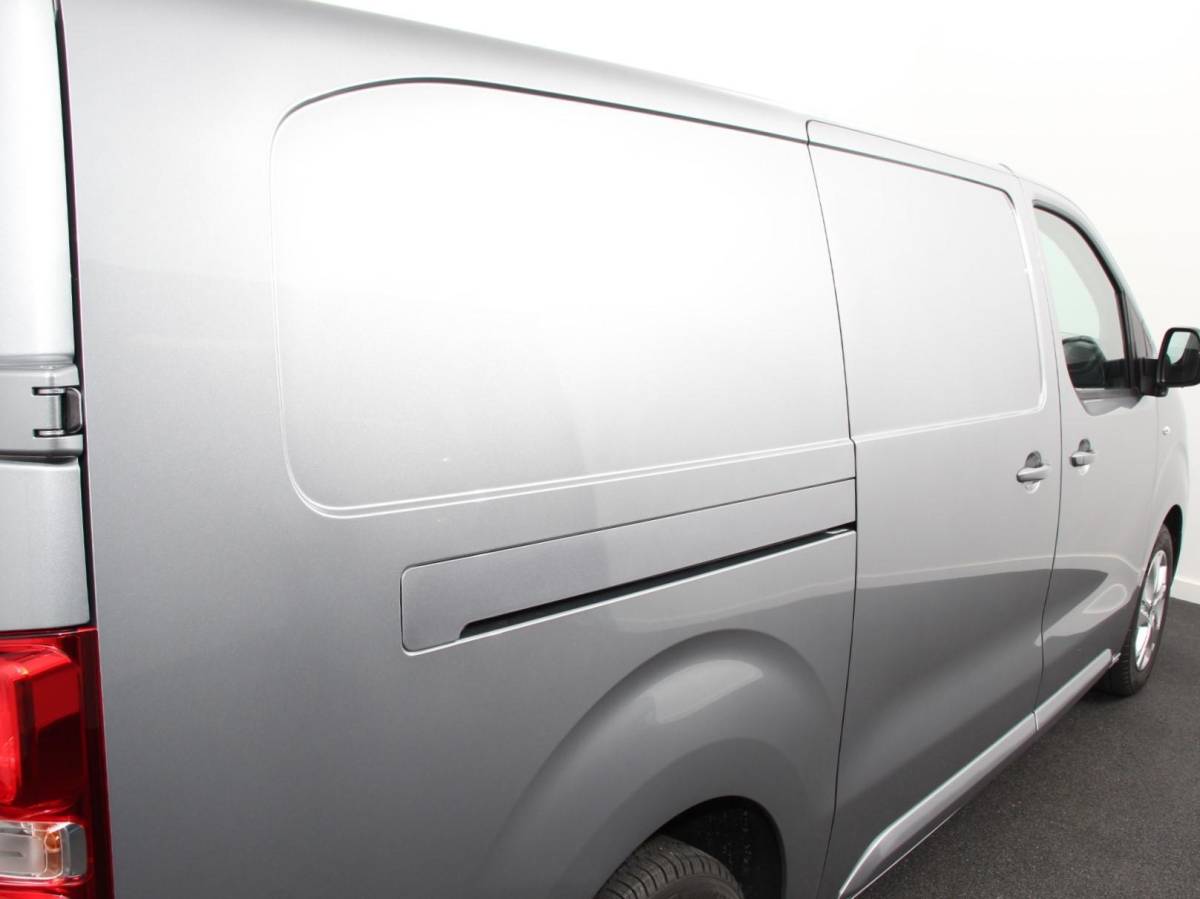 Opel Vivaro Opel Vivaro 2.0 BlueHDi 180 S&S L3 Automaat Apple Carplay /  Android Auto Parkeersensoren Trekhaak Camera Navigatie Cruise Control LED