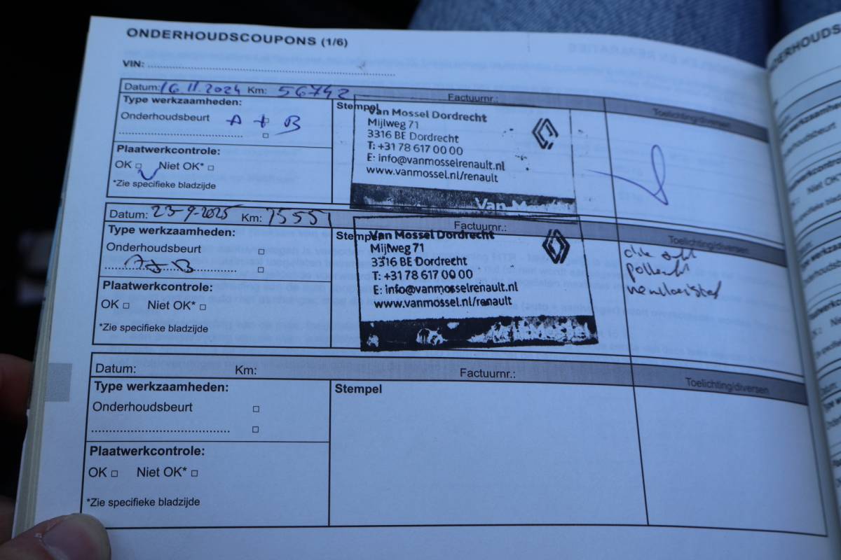 Renault Clio Renault Clio 1.0 TCe Zen / NL-Auto / Navi / Led verl. / Pdc