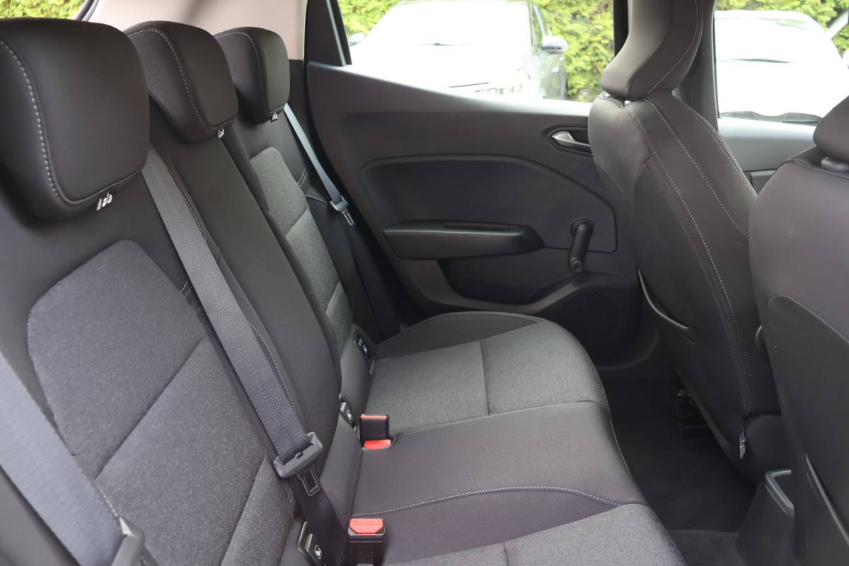 Renault Clio Renault Clio 1.0 TCe Zen / NL-Auto / Navi / Led verl. / Pdc