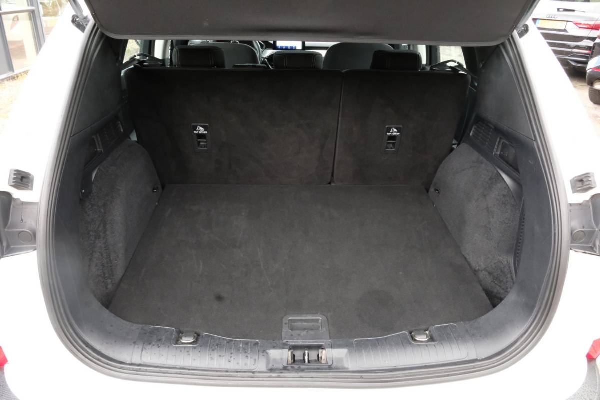 Ford Kuga Ford Kuga 2.5 PHEV Titanium 224 PK | Winterpack | Stoelverwarming | Navigatie | Parkeersensoren | CarPlay | Climate Control
