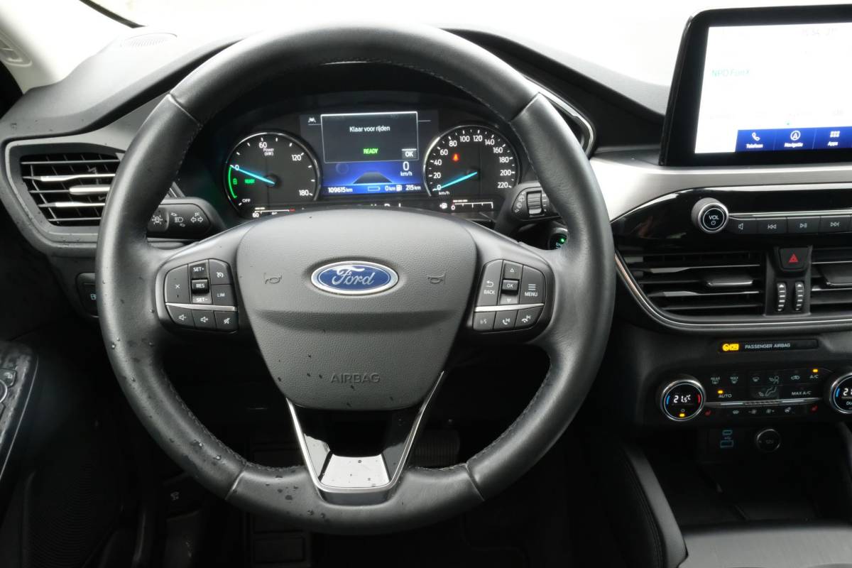 Ford Kuga Ford Kuga 2.5 PHEV Titanium 224 PK | Winterpack | Stoelverwarming | Navigatie | Parkeersensoren | CarPlay | Climate Control