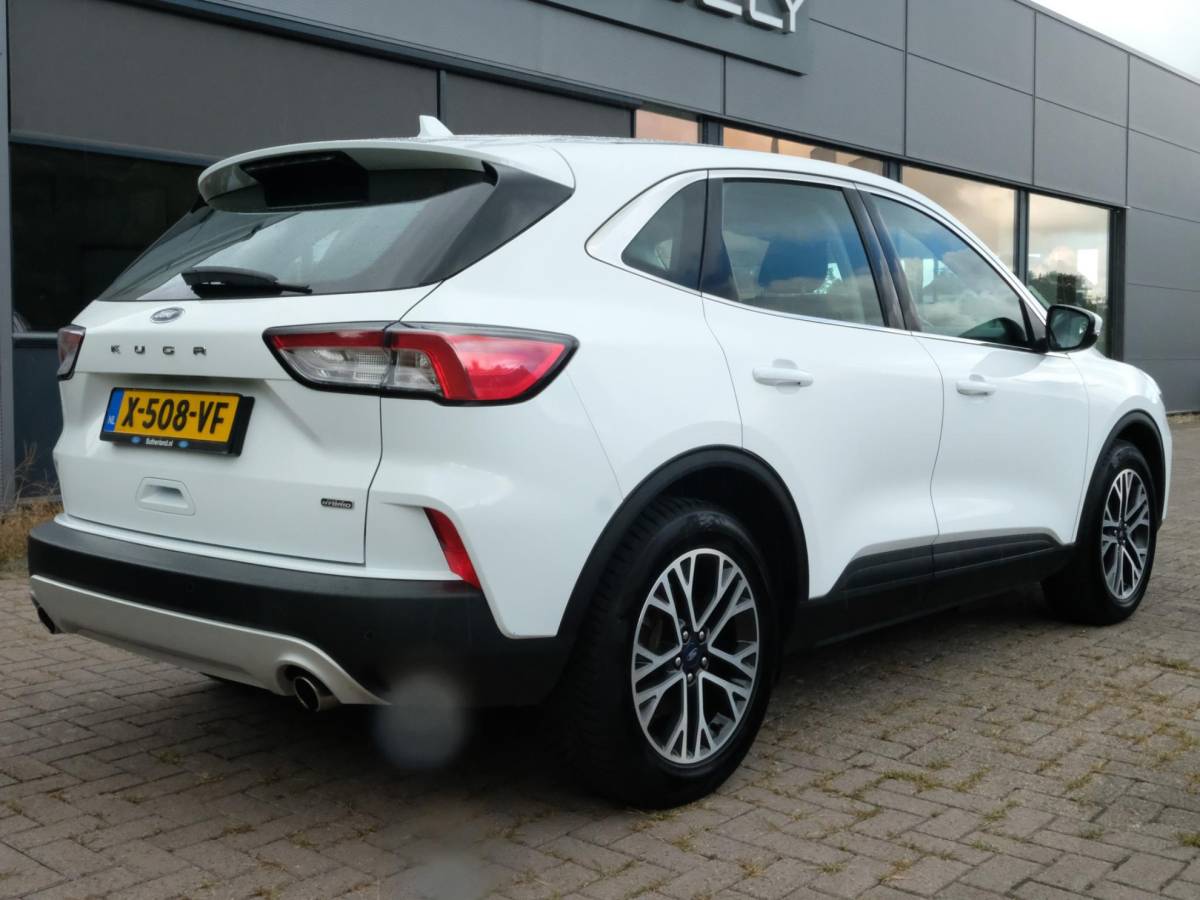 Ford Kuga Ford Kuga 2.5 PHEV Titanium 224 PK | Winterpack | Stoelverwarming | Navigatie | Parkeersensoren | CarPlay | Climate Control