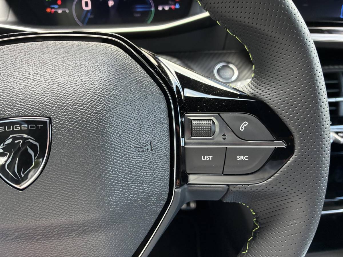 Peugeot 2008 Peugeot 2008 1.2 Hybrid 145pk GT | Automaat | Dode hoekbewaking | Rondom zicht camera | Navigatie full map | 17 inch LichtMetaal