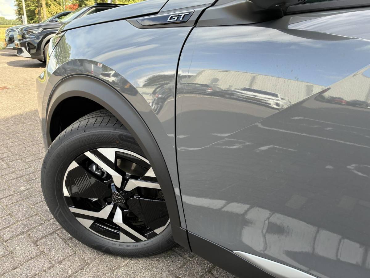 Peugeot 2008 Peugeot 2008 1.2 Hybrid 145pk GT | Automaat | Dode hoekbewaking | Rondom zicht camera | Navigatie full map | 17 inch LichtMetaal