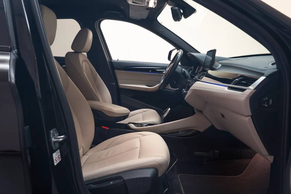 BMW X1 BMW X1 sDrive20i High Executive Edition [ Clima LED Navi prof. Leder Head-up ]