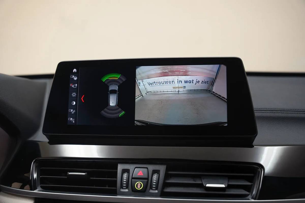 BMW X1 BMW X1 sDrive20i High Executive Edition [ Clima LED Navi prof. Leder Head-up ]