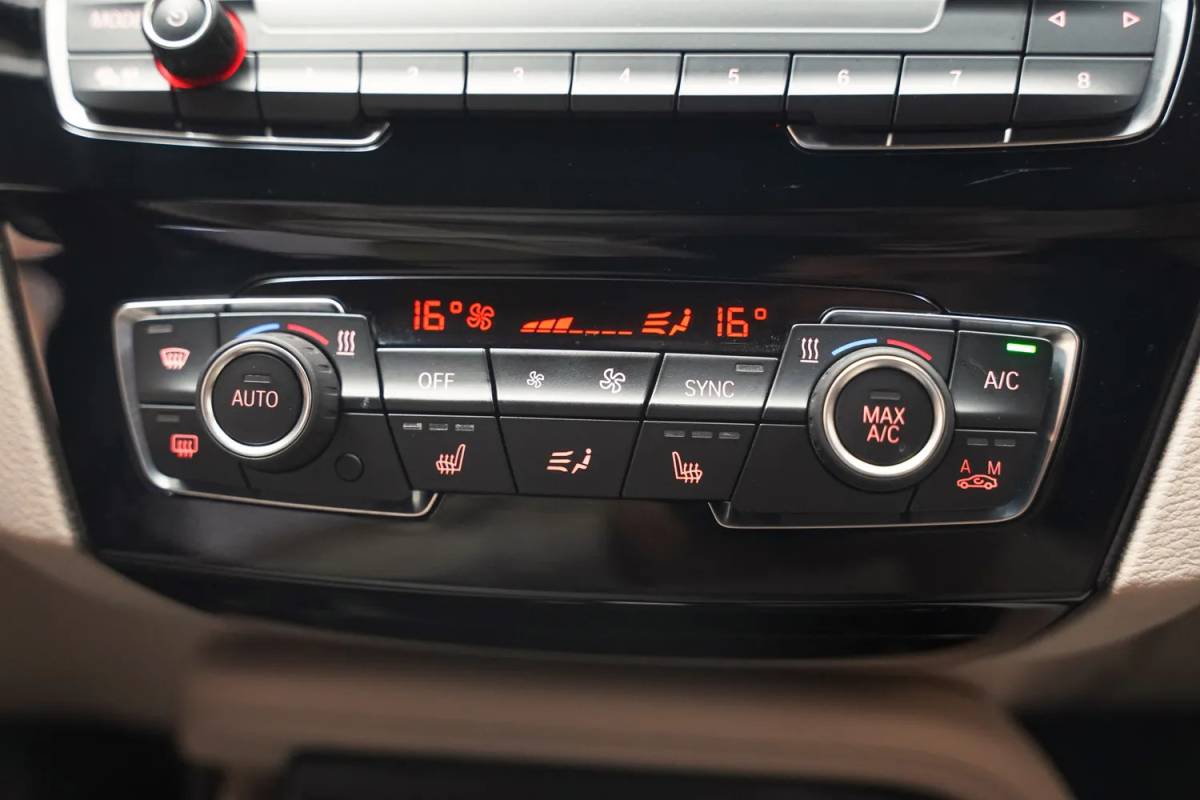 BMW X1 BMW X1 sDrive20i High Executive Edition [ Clima LED Navi prof. Leder Head-up ]