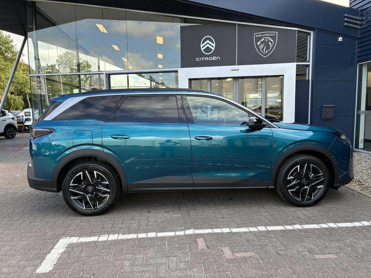 Peugeot 5008 Peugeot 5008 1.2 Hybrid 145pk Allure 7persoons | Dodehoekbewaking | 18 inch LichtMetaal | Stoelverwarming | AGR stoelen