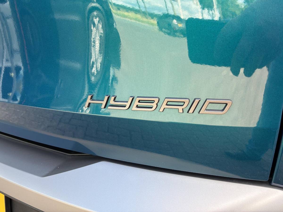Peugeot 5008 Peugeot 5008 1.2 Hybrid 145pk Allure 7persoons | Dodehoekbewaking | 18 inch LichtMetaal | Stoelverwarming | AGR stoelen