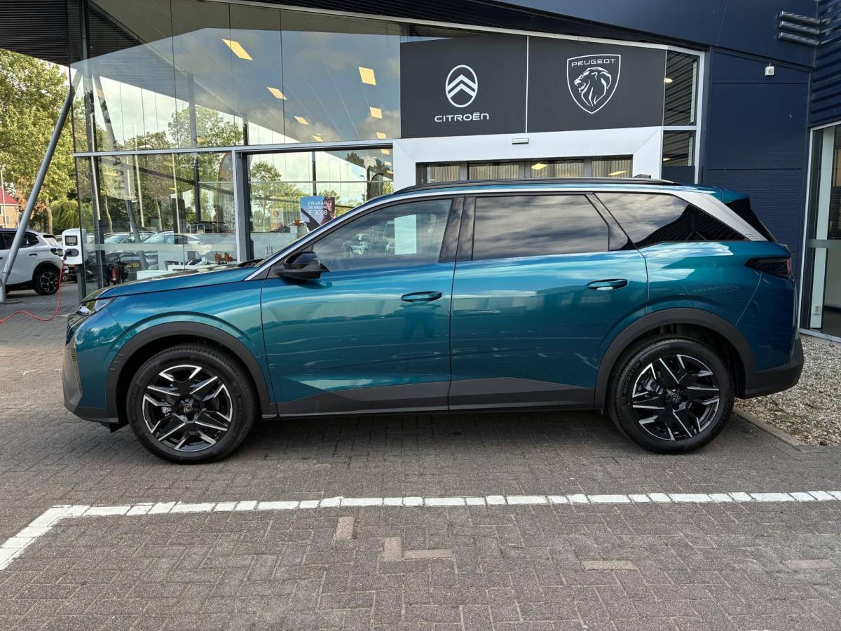 Peugeot 5008 Peugeot 5008 1.2 Hybrid 145pk Allure 7persoons | Dodehoekbewaking | 18 inch LichtMetaal | Stoelverwarming | AGR stoelen