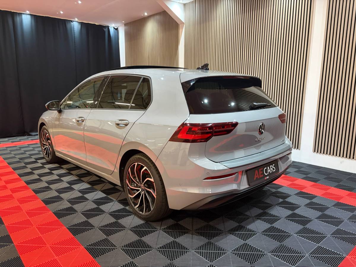 Volkswagen Golf Volkswagen GOLF 1.5 eTSI Style DSG Automaat Pano Memory-Massage Camera Led IQ Lights Trekhaak