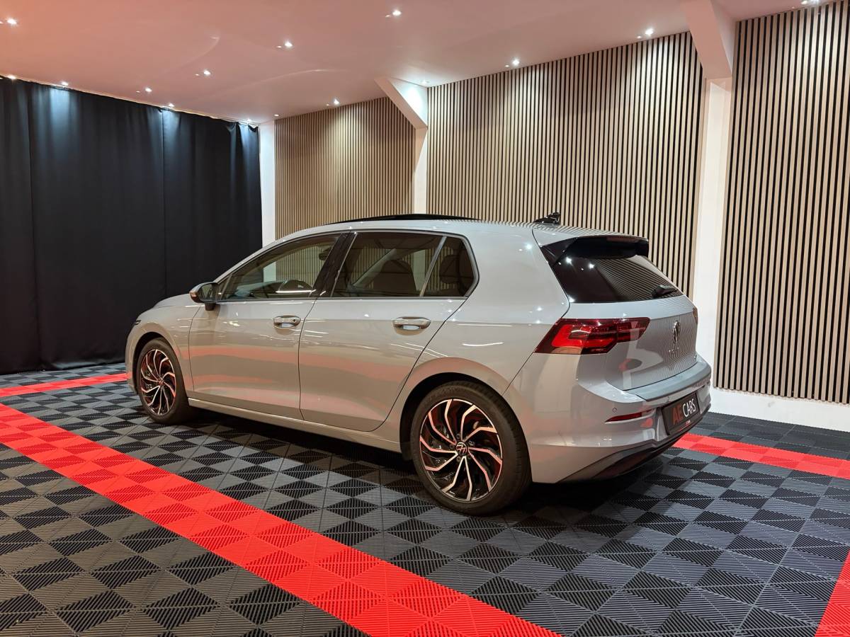 Volkswagen Golf Volkswagen GOLF 1.5 eTSI Style DSG Automaat Pano Memory-Massage Camera Led IQ Lights Trekhaak