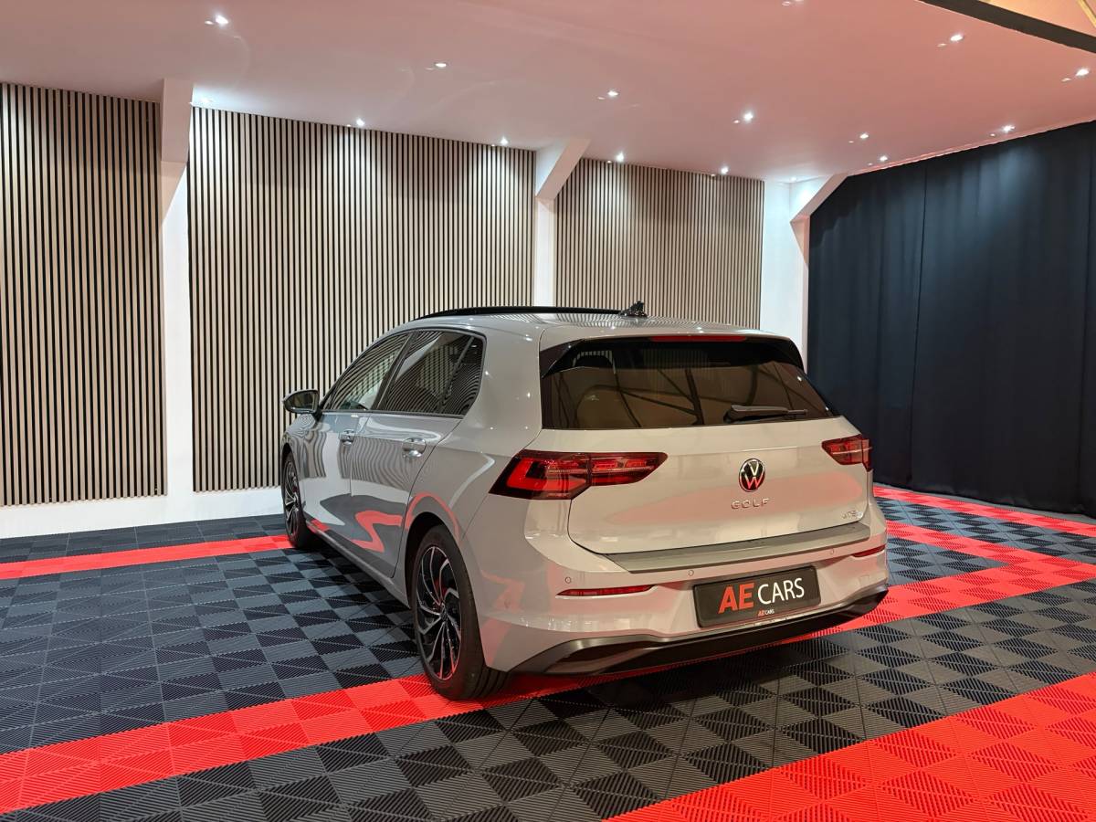 Volkswagen Golf Volkswagen GOLF 1.5 eTSI Style DSG Automaat Pano Memory-Massage Camera Led IQ Lights Trekhaak