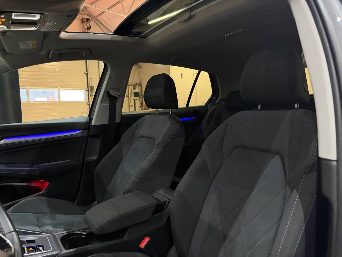 Volkswagen Golf Volkswagen GOLF 1.5 eTSI Style DSG Automaat Pano Memory-Massage Camera Led IQ Lights Trekhaak