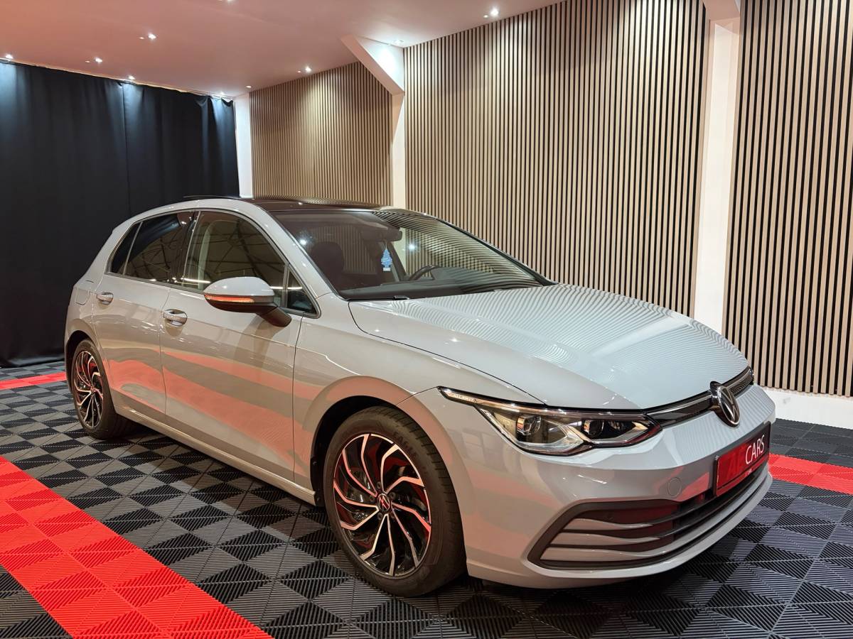 Volkswagen Golf Volkswagen GOLF 1.5 eTSI Style DSG Automaat Pano Memory-Massage Camera Led IQ Lights Trekhaak