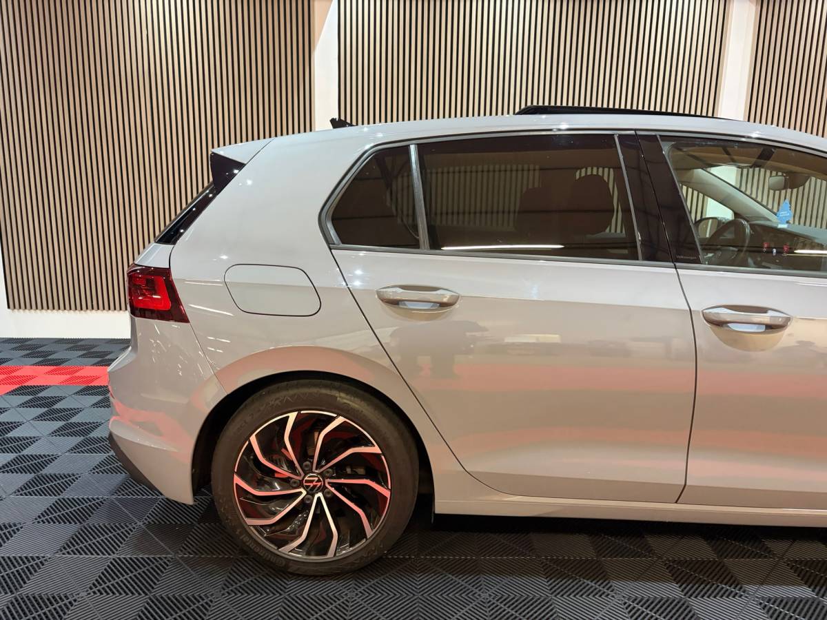 Volkswagen Golf Volkswagen GOLF 1.5 eTSI Style DSG Automaat Pano Memory-Massage Camera Led IQ Lights Trekhaak