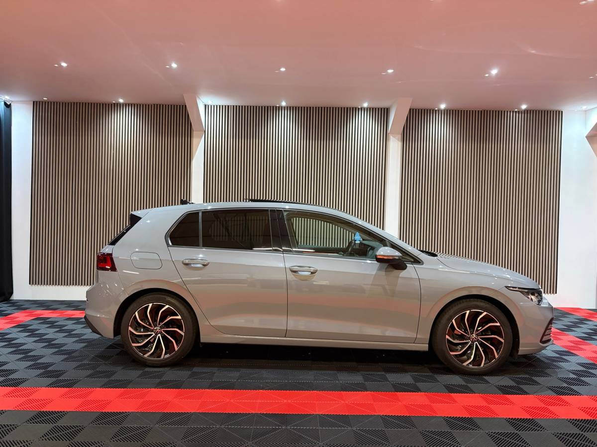 Volkswagen Golf Volkswagen GOLF 1.5 eTSI Style DSG Automaat Pano Memory-Massage Camera Led IQ Lights Trekhaak