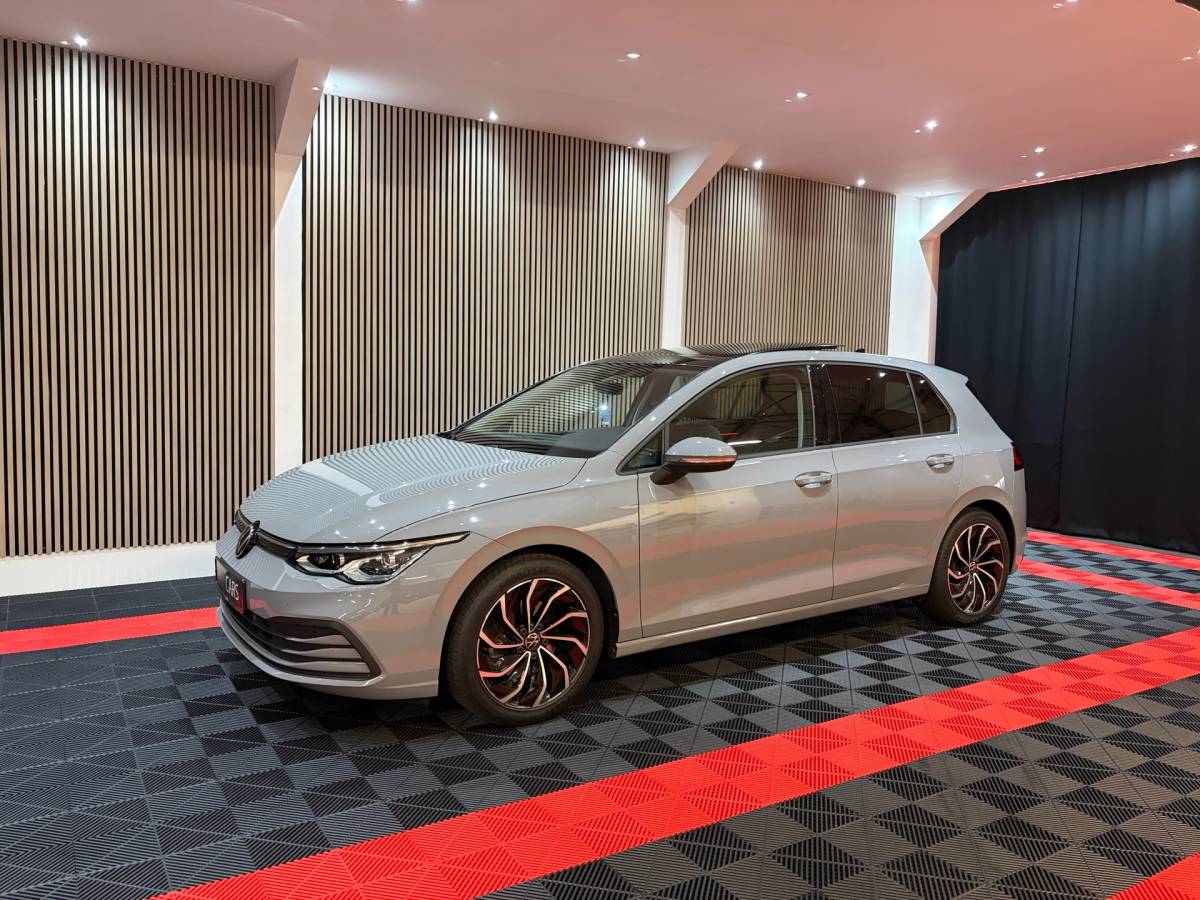 Volkswagen Golf Volkswagen GOLF 1.5 eTSI Style DSG Automaat Pano Memory-Massage Camera Led IQ Lights Trekhaak