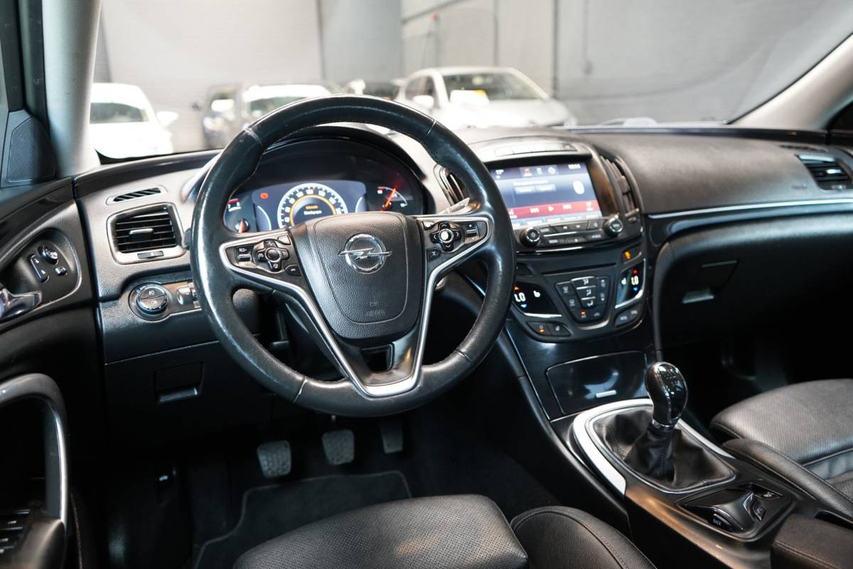 Opel Insignia Opel Insignia 1.4 T EcoFLEX Cosmo | STOELVERW | | STUURVERW. | CRUISE | NAVI | NAP | START/STOP KNOP | APK