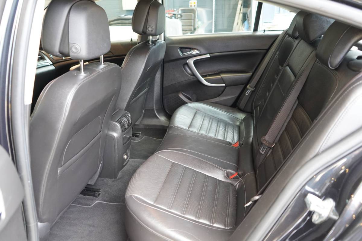 Opel Insignia Opel Insignia 1.4 T EcoFLEX Cosmo | STOELVERW | | STUURVERW. | CRUISE | NAVI | NAP | START/STOP KNOP | APK