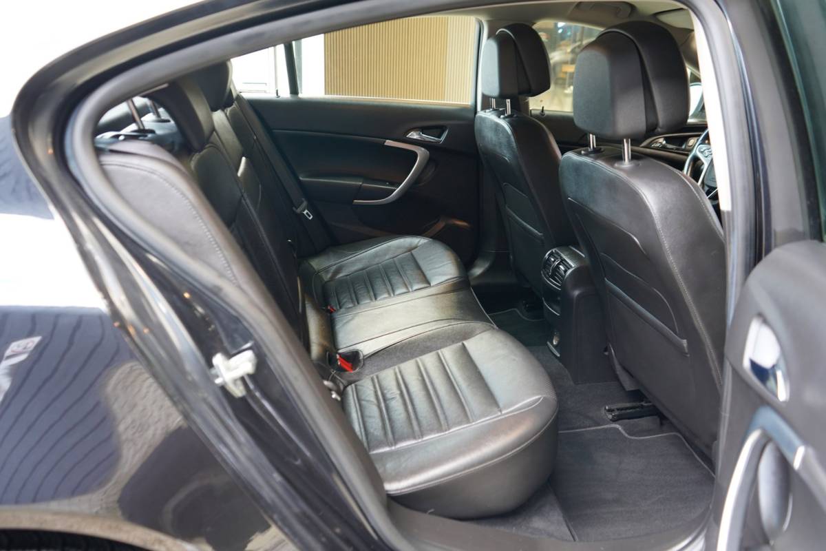Opel Insignia Opel Insignia 1.4 T EcoFLEX Cosmo | STOELVERW | | STUURVERW. | CRUISE | NAVI | NAP | START/STOP KNOP | APK