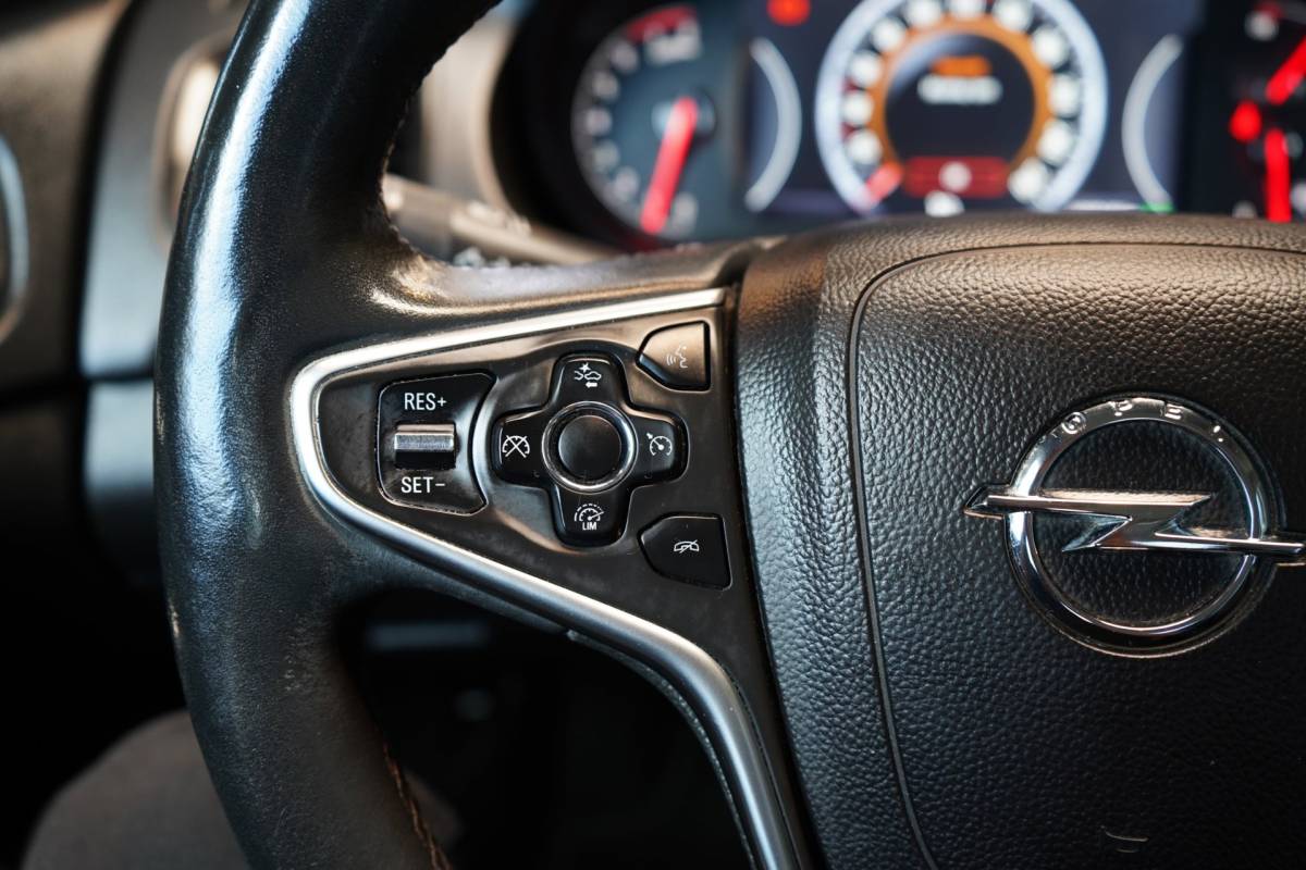 Opel Insignia Opel Insignia 1.4 T EcoFLEX Cosmo | STOELVERW | | STUURVERW. | CRUISE | NAVI | NAP | START/STOP KNOP | APK