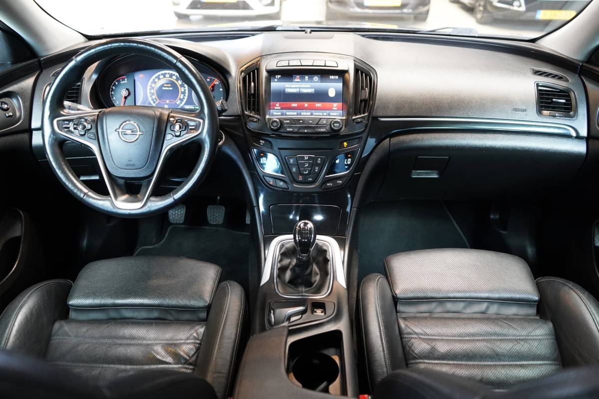 Opel Insignia Opel Insignia 1.4 T EcoFLEX Cosmo | STOELVERW | | STUURVERW. | CRUISE | NAVI | NAP | START/STOP KNOP | APK