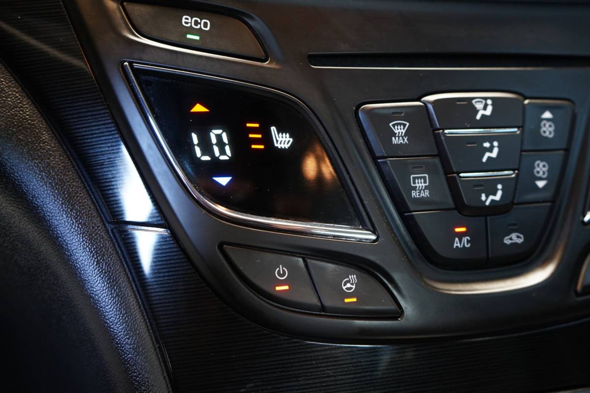 Opel Insignia Opel Insignia 1.4 T EcoFLEX Cosmo | STOELVERW | | STUURVERW. | CRUISE | NAVI | NAP | START/STOP KNOP | APK