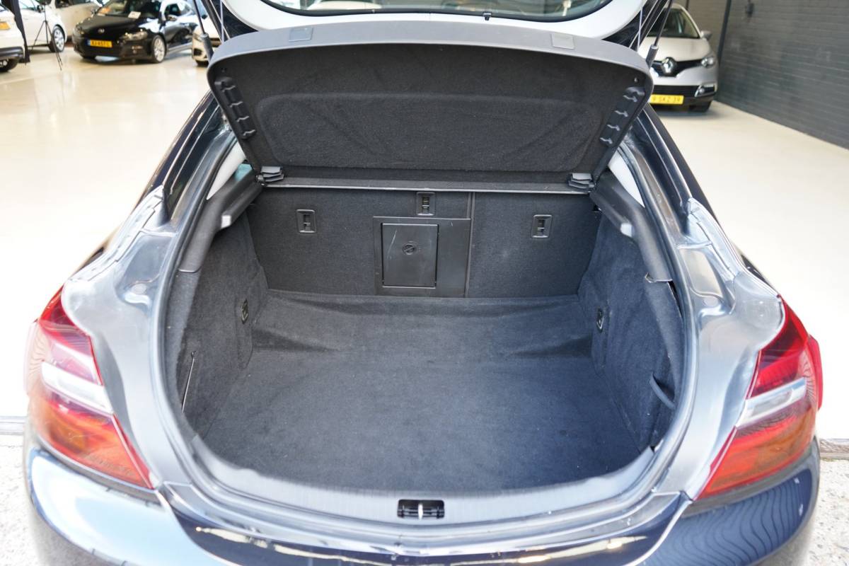 Opel Insignia Opel Insignia 1.4 T EcoFLEX Cosmo | STOELVERW | | STUURVERW. | CRUISE | NAVI | NAP | START/STOP KNOP | APK