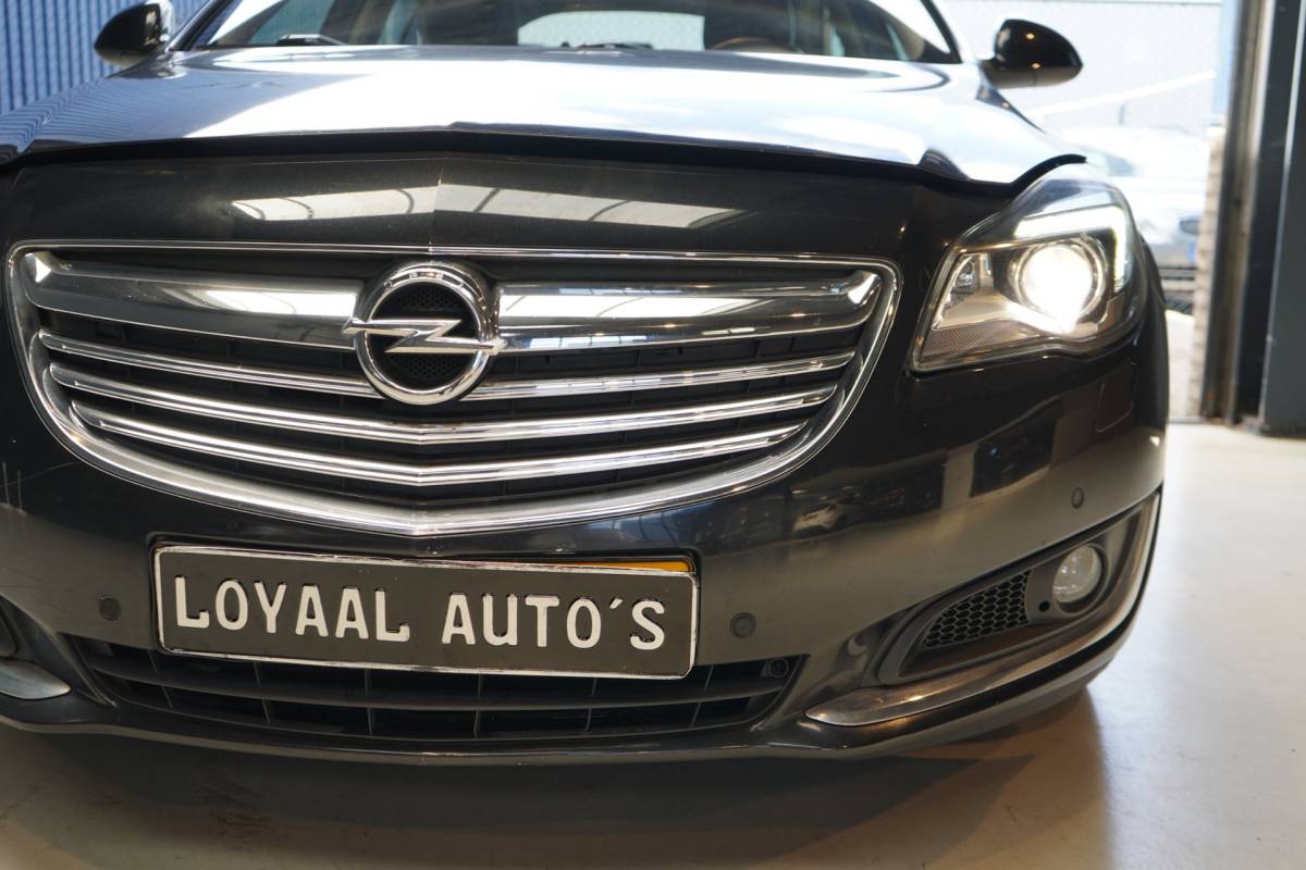 Opel Insignia Opel Insignia 1.4 T EcoFLEX Cosmo | STOELVERW | | STUURVERW. | CRUISE | NAVI | NAP | START/STOP KNOP | APK