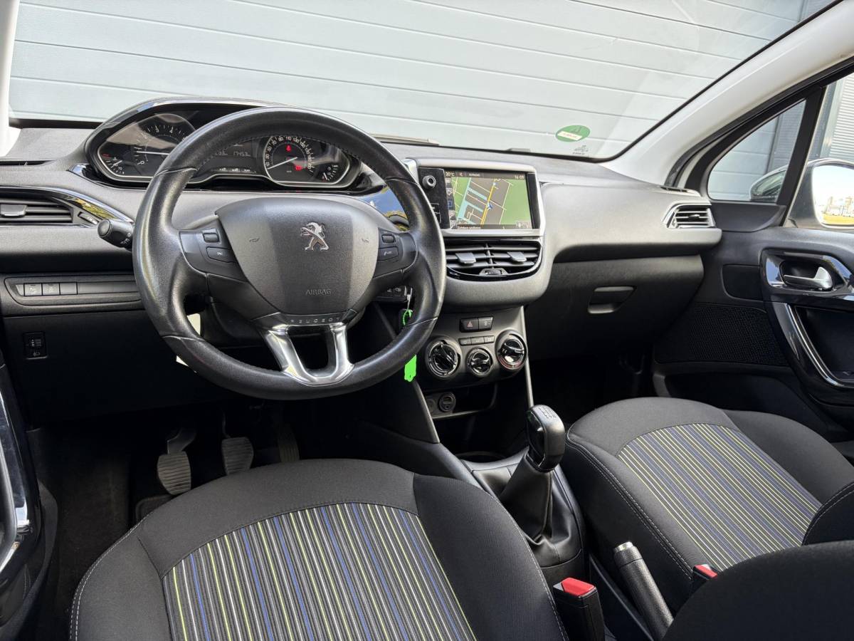 Peugeot 208 Peugeot 208 1.2 PureTech Urban Soul ✓2e Eigenaar✓Navi✓Airco✓Cruise✓Pdc✓5 Deurs✓N.A.P✓Zeer Zuinig✓Apk tot 01-2027