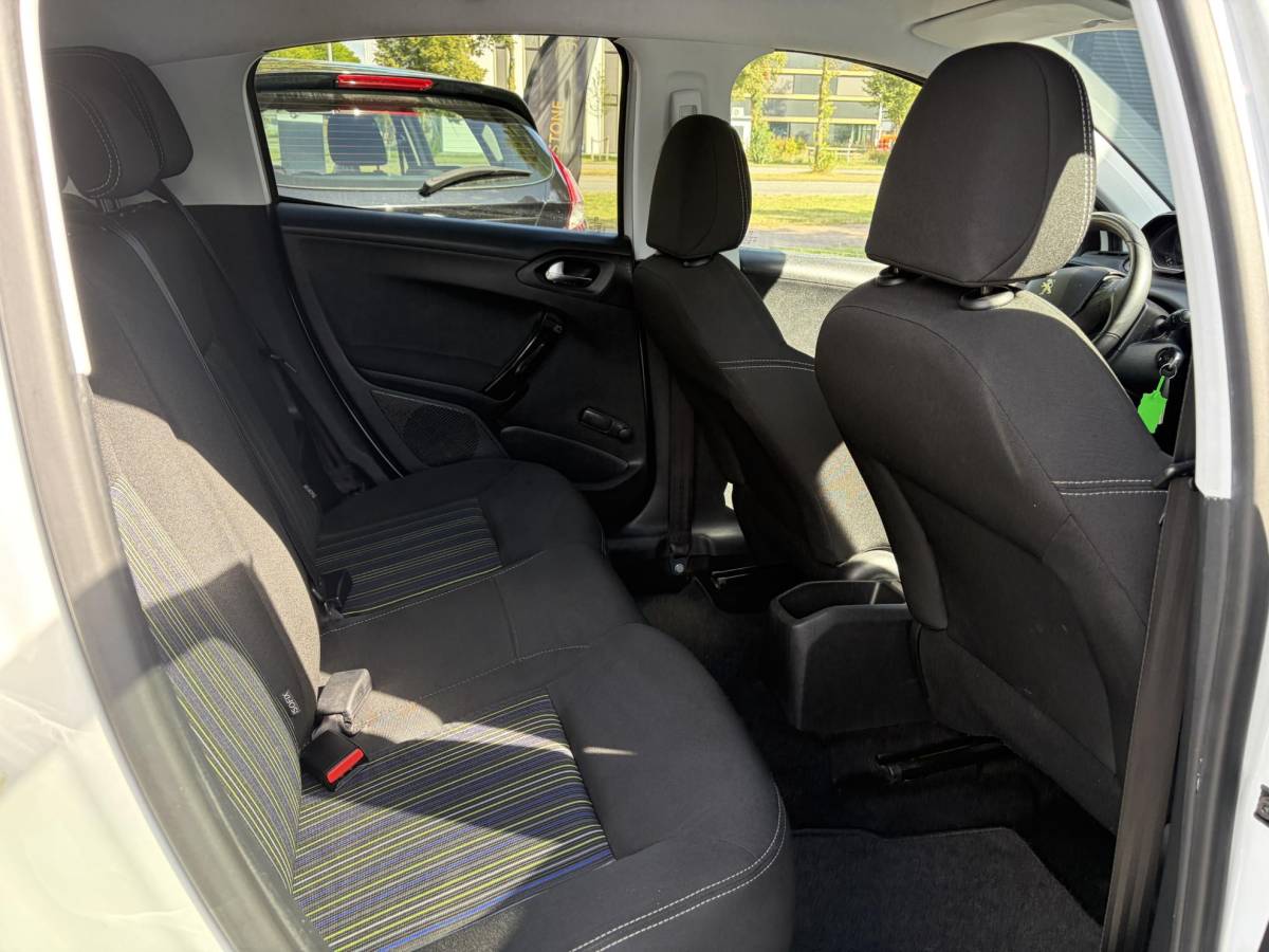 Peugeot 208 Peugeot 208 1.2 PureTech Urban Soul ✓2e Eigenaar✓Navi✓Airco✓Cruise✓Pdc✓5 Deurs✓N.A.P✓Zeer Zuinig✓Apk tot 01-2027