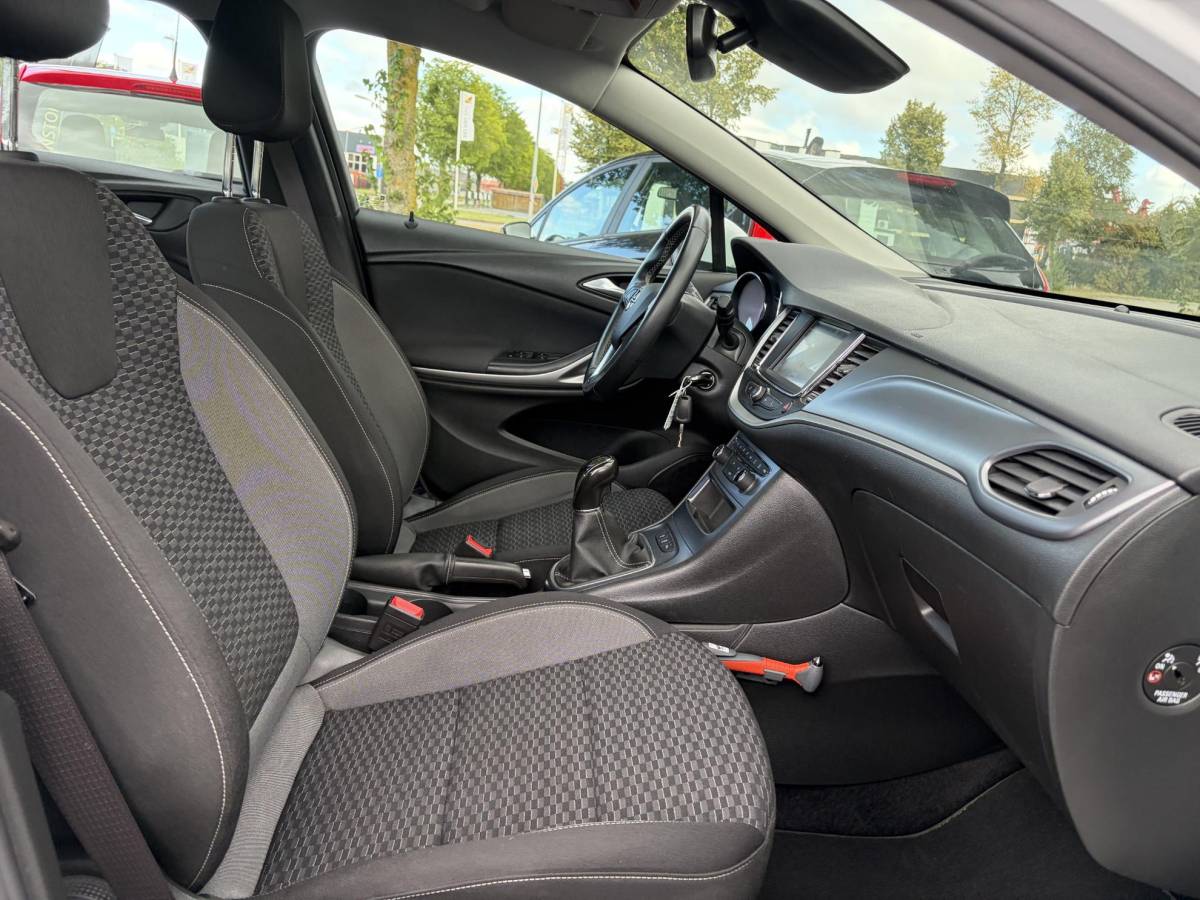 Opel Astra Opel Astra Sports Tourer 1.2 Edition ✓Camera ✓110pk✓2e Eigenaar✓Carplay✓Navi✓Airco✓Cruise✓Pdc✓LED koplampen✓N.A.P.✓6 Bak✓Pdc V+A✓Lm velgen✓Dakdragers ✓Comfortstoelen✓Bj 11-2020✓Apk tot 07-2028