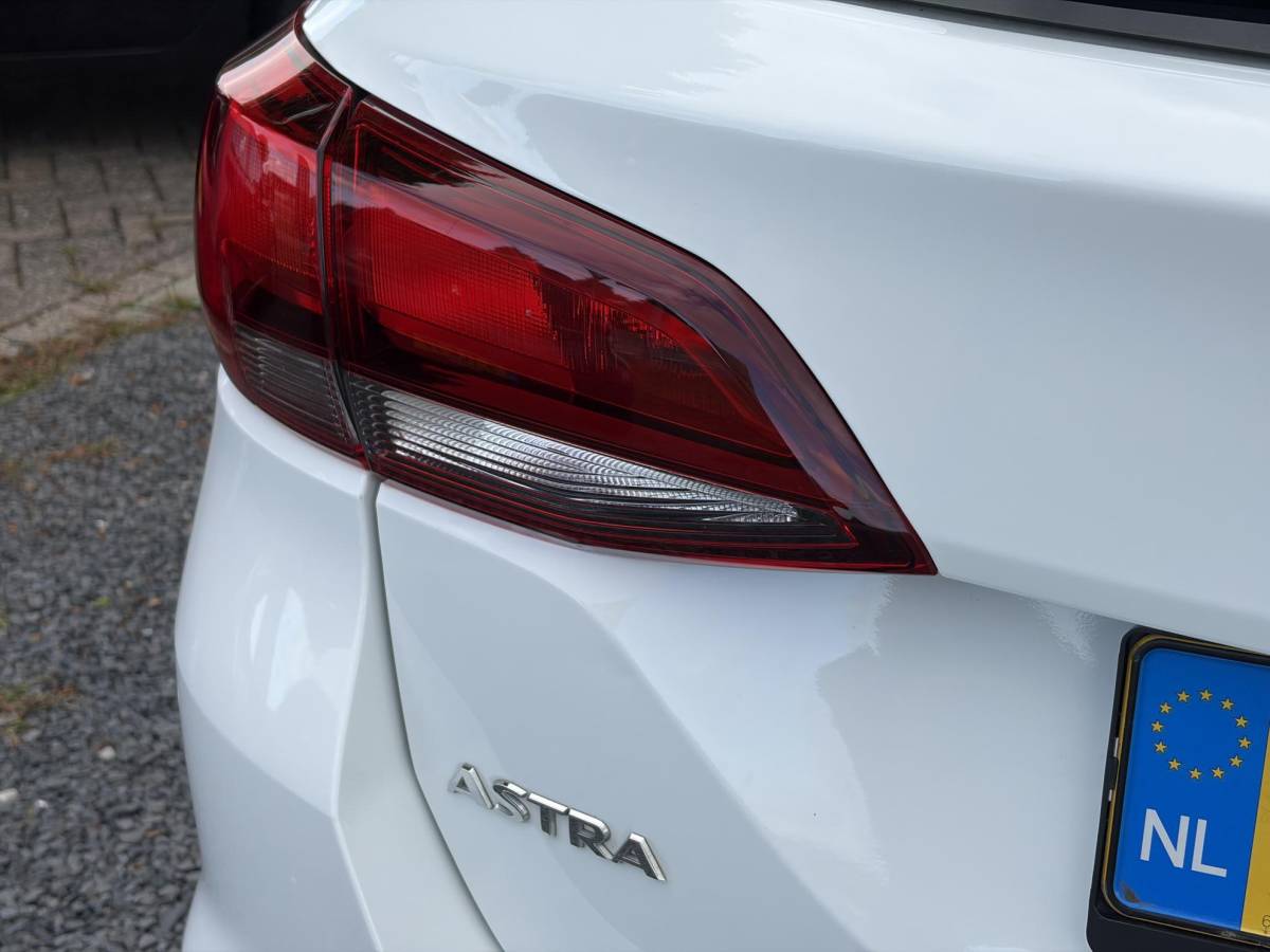 Opel Astra Opel Astra Sports Tourer 1.2 Edition ✓Camera ✓110pk✓2e Eigenaar✓Carplay✓Navi✓Airco✓Cruise✓Pdc✓LED koplampen✓N.A.P.✓6 Bak✓Pdc V+A✓Lm velgen✓Dakdragers ✓Comfortstoelen✓Bj 11-2020✓Apk tot 07-2028