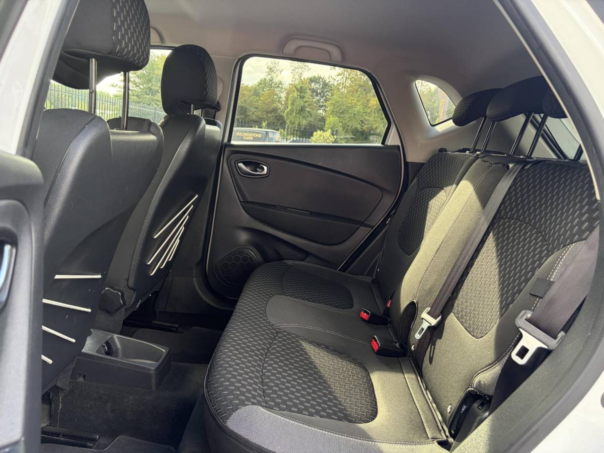 Renault Captur Renault Captur 0.9 TCe Intens ✓1e Eigenaar✓Camera ✓Keyless✓Airco✓Cruise✓Dealer Onderhouden✓LED koplampen✓Dodehoeksensor✓17” Lm velgen✓Pdc V+A✓N.A.P✓Bj 12-2017✓Apk tot 01-2027