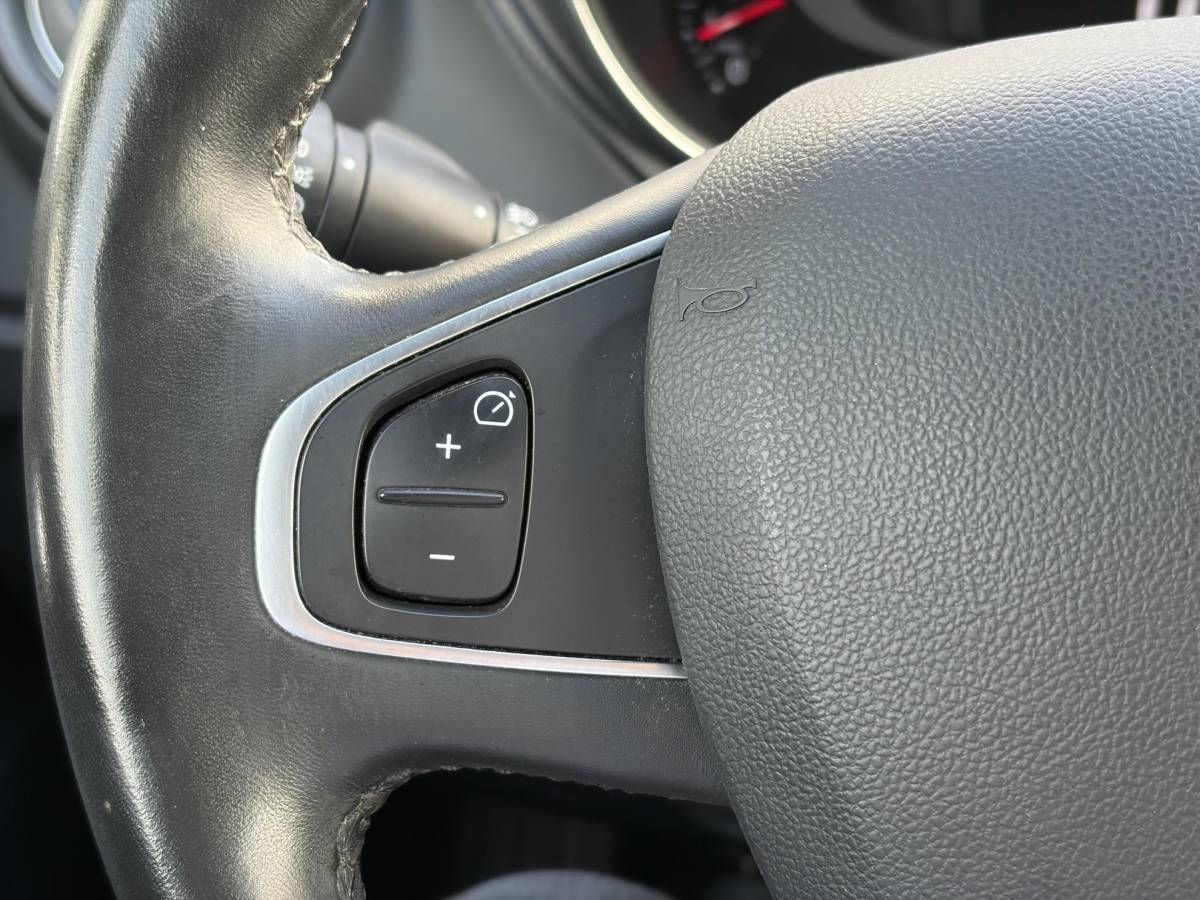Renault Captur Renault Captur 0.9 TCe Intens ✓1e Eigenaar✓Camera ✓Keyless✓Airco✓Cruise✓Dealer Onderhouden✓LED koplampen✓Dodehoeksensor✓17” Lm velgen✓Pdc V+A✓N.A.P✓Bj 12-2017✓Apk tot 01-2027