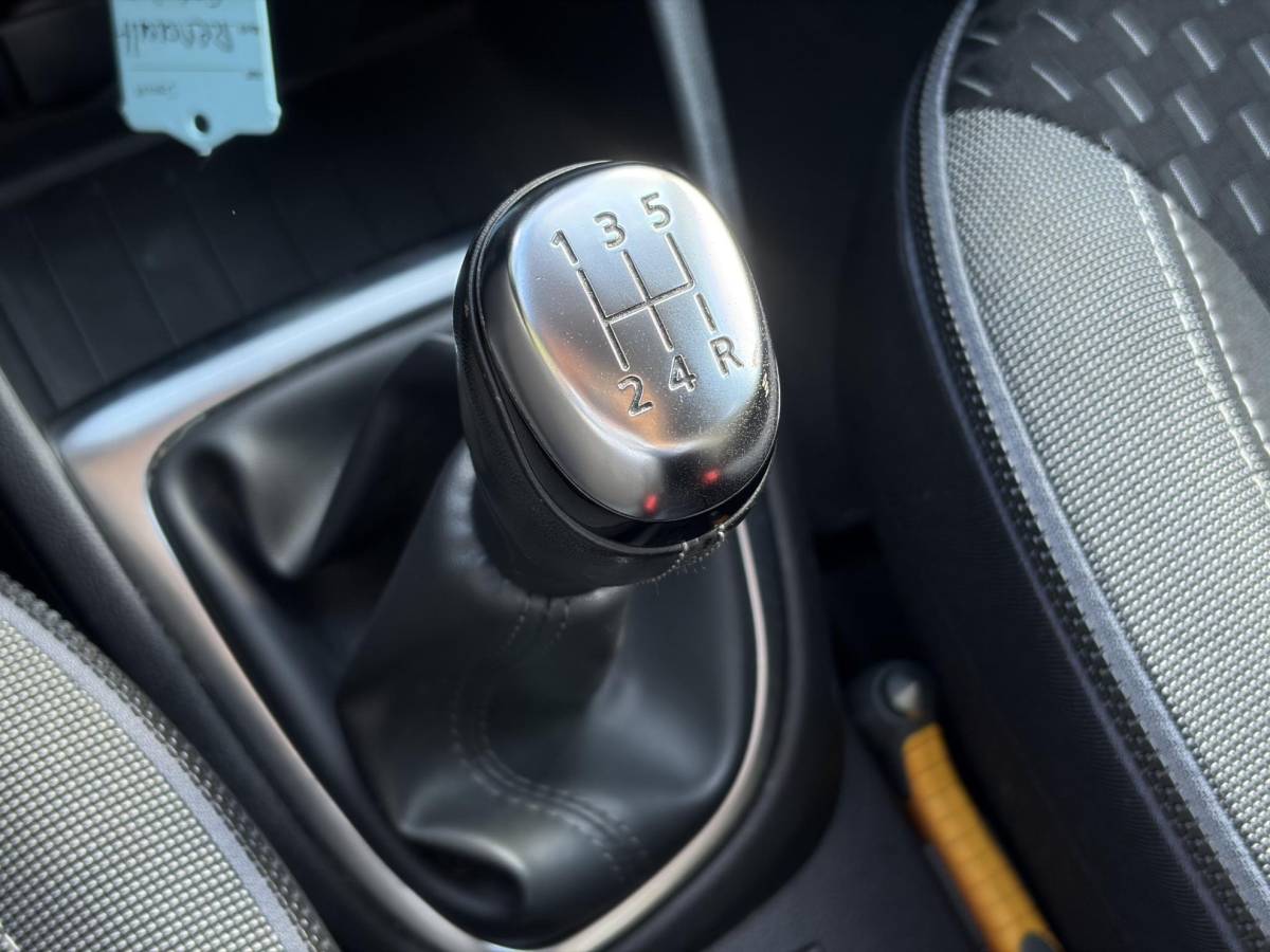 Renault Captur Renault Captur 0.9 TCe Intens ✓1e Eigenaar✓Camera ✓Keyless✓Airco✓Cruise✓Dealer Onderhouden✓LED koplampen✓Dodehoeksensor✓17” Lm velgen✓Pdc V+A✓N.A.P✓Bj 12-2017✓Apk tot 01-2027