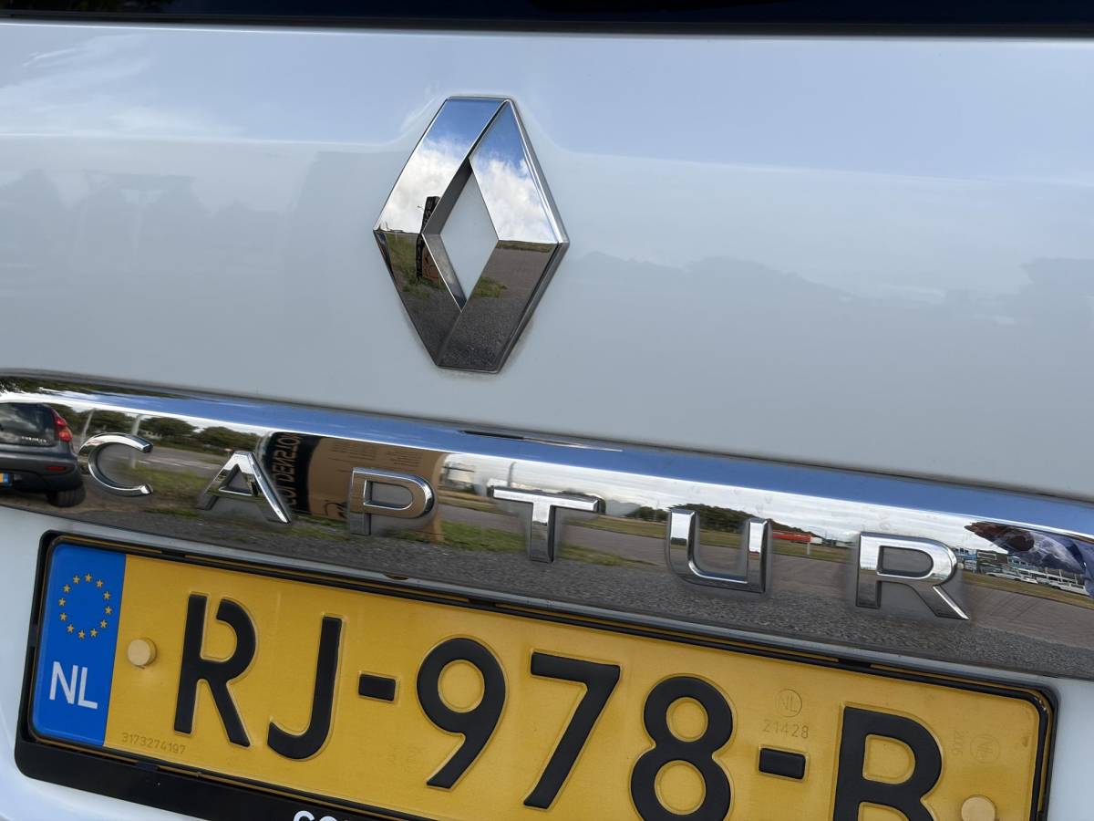 Renault Captur Renault Captur 0.9 TCe Intens ✓1e Eigenaar✓Camera ✓Keyless✓Airco✓Cruise✓Dealer Onderhouden✓LED koplampen✓Dodehoeksensor✓17” Lm velgen✓Pdc V+A✓N.A.P✓Bj 12-2017✓Apk tot 01-2027