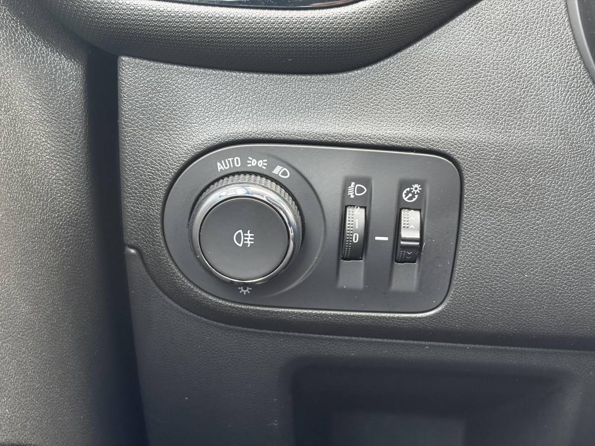 Opel Crossland X Opel Crossland X 1.2 Turbo 120 Jaar Edition ✓110pk✓D-riem vv in 2025✓2e Eigenaar✓Carplay✓Lm velgen✓N.A.P✓6 Bak✓Airco✓Cruise✓Pdc✓Rijstrooksensor✓Nieuwe Apk bij Aflevering