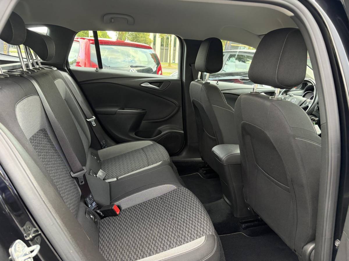 Opel Astra Opel Astra Sports Tourer 1.2 Edition ✓131pk✓2e Eigenaar✓Trekhaak✓Navi✓Airco✓Cruise✓Pdc V+A✓Lm velgen✓Dealer Onderhouden✓Comfortstoelen✓N.A.P✓Apk tot 07-2028