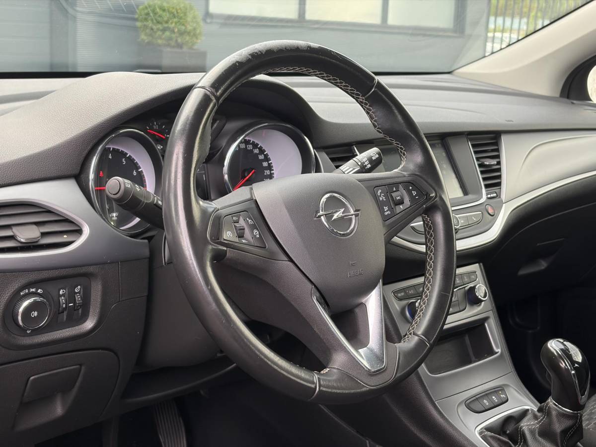 Opel Astra Opel Astra Sports Tourer 1.2 Edition ✓131pk✓2e Eigenaar✓Trekhaak✓Navi✓Airco✓Cruise✓Pdc V+A✓Lm velgen✓Dealer Onderhouden✓Comfortstoelen✓N.A.P✓Apk tot 07-2028