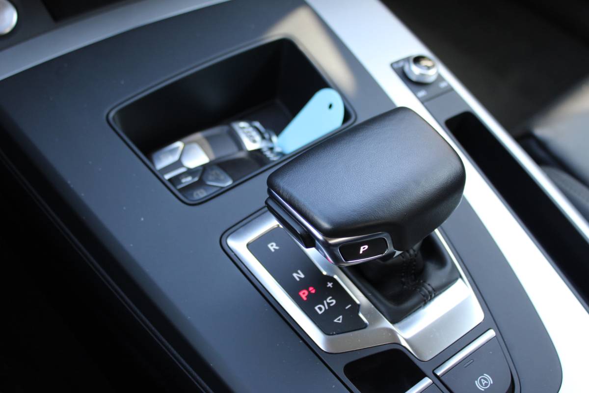 Audi Q5 Audi Q5 Sportback 55 TFSI e S edition SOh 92,9% S-LINE LEER NAVI HUD TREKHAAK 90000KM!!!