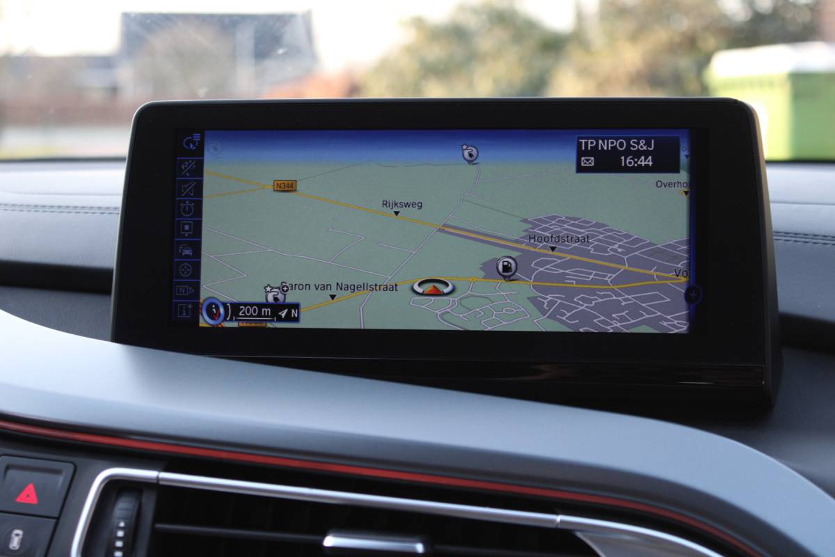 BMW i8 BMW i8 1.5 PHEV SOh 93.6% LEER CAMERA HEAD UP ORG NL 141000KM!!!