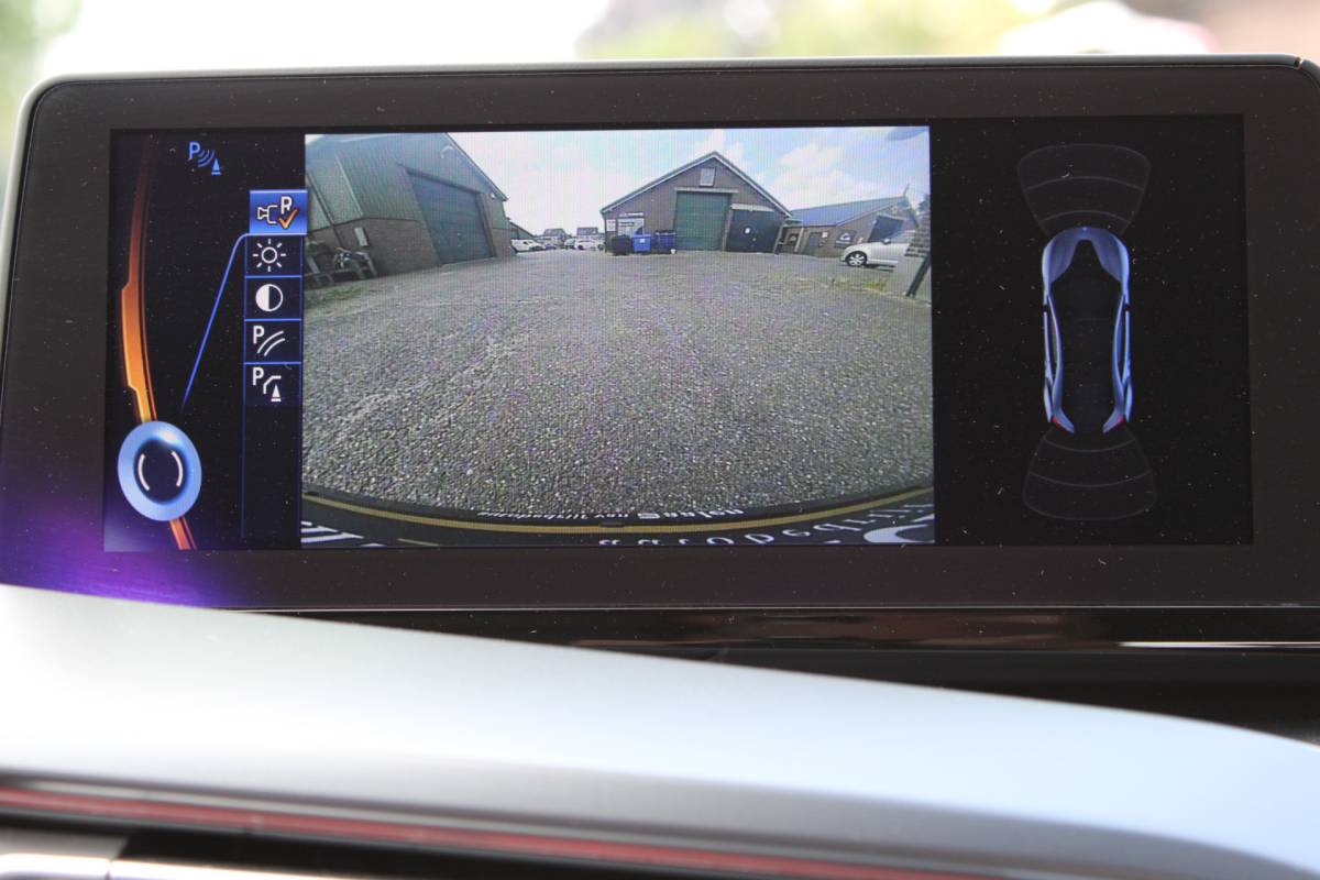 BMW i8 BMW i8 1.5 PHEV SOh 93.6% LEER CAMERA HEAD UP ORG NL 141000KM!!!