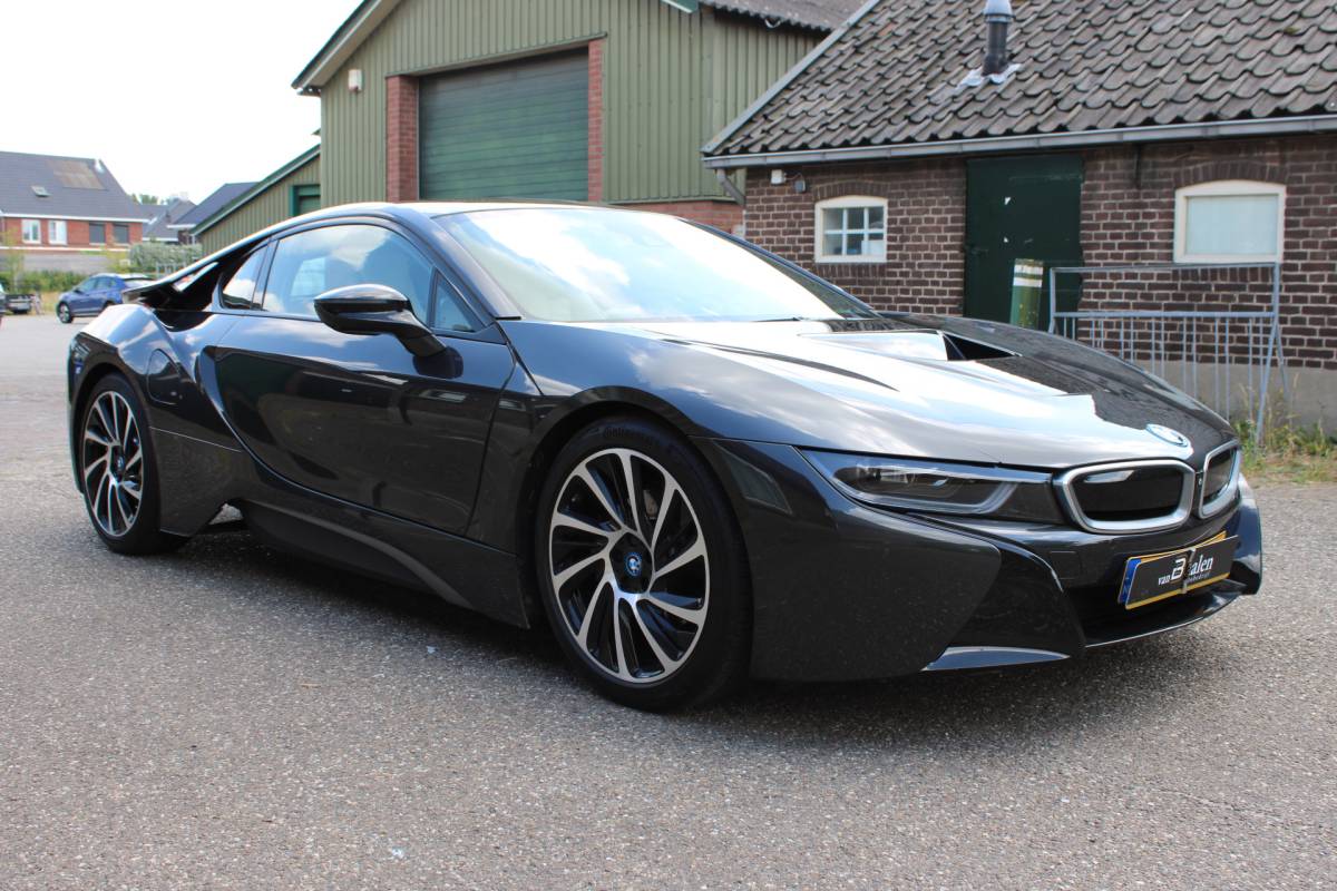 BMW i8 BMW i8 1.5 PHEV SOh 93.6% LEER CAMERA HEAD UP ORG NL 141000KM!!!